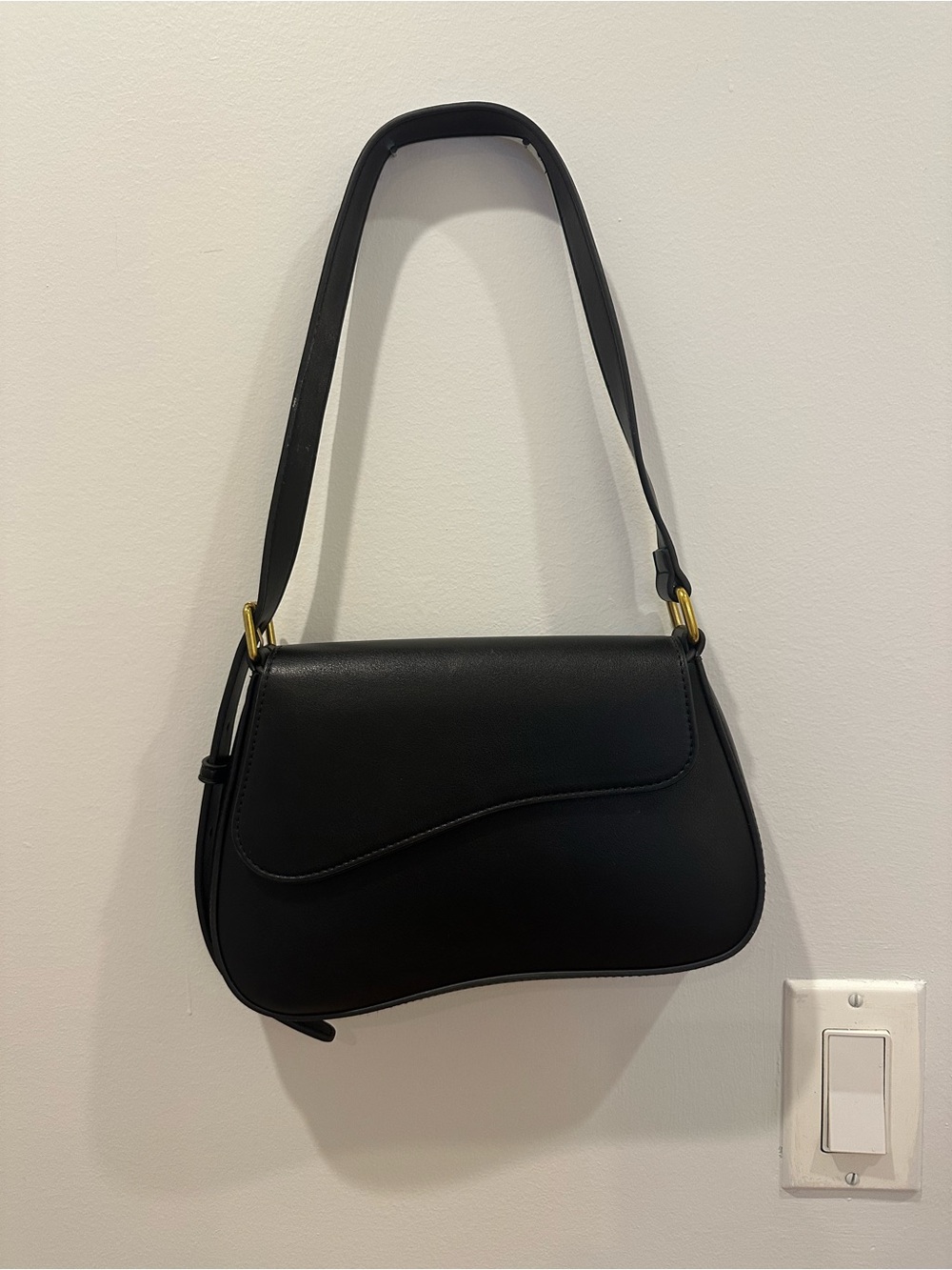 ANTIK KRAFT - Black Saddle Shoulder Bag